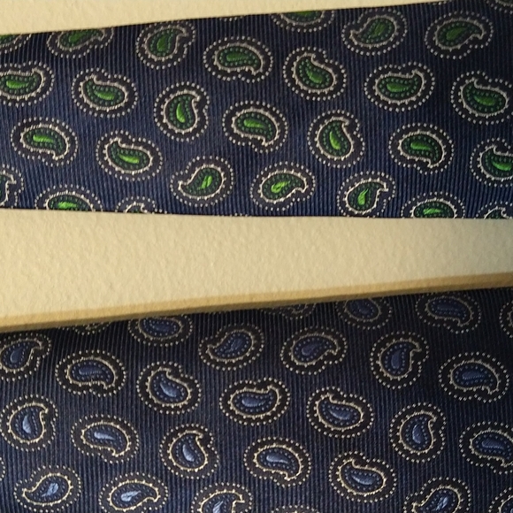 Tommy Hilfiger Blue Silk ties - Picture 2 of 4